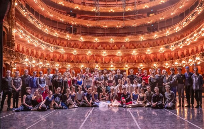 El Ballet Estable del Teatro Colón Honrado con el Premio María Guerrero por su Centenario