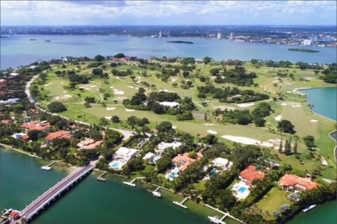 El Exquisito Refugio de Multimillonarios en Florida: ¿Qué Está Ocurriendo en Indian Creek Village?
